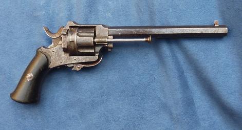 Revolver  calibre 320.  