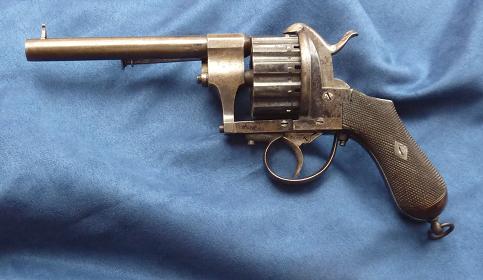 Revolver Chaîneux. 12 coups 9mm à broche.  