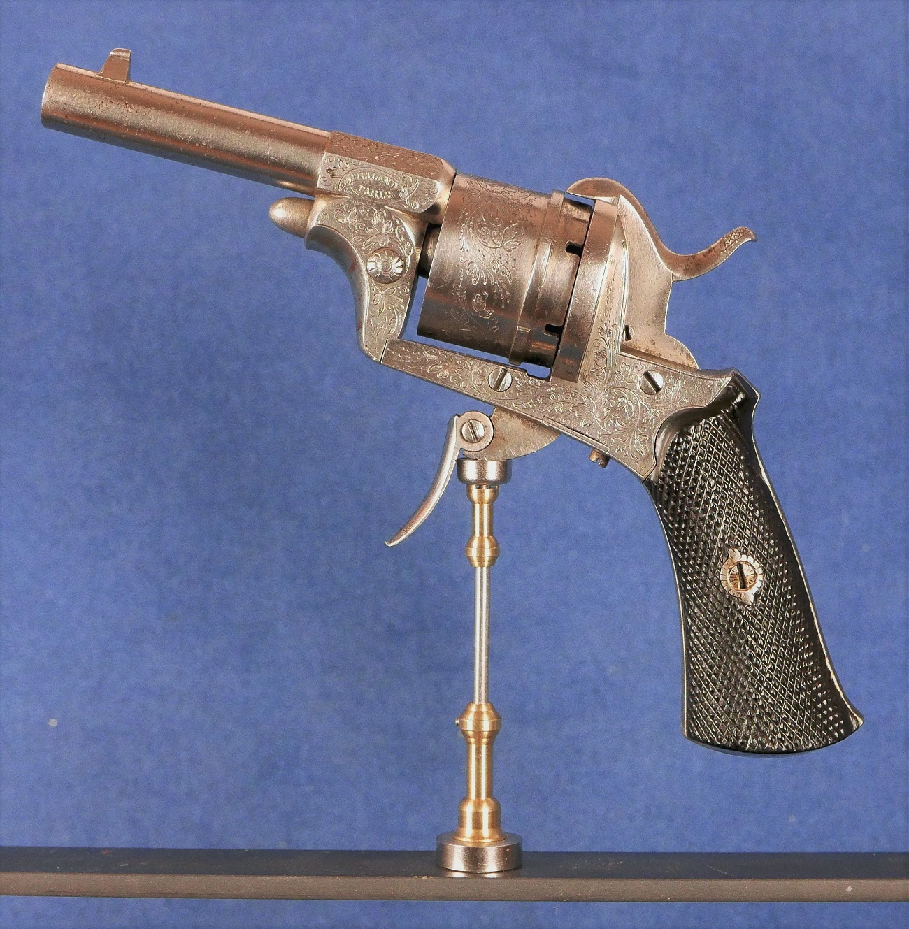 Revolver 7 mm à Broche Galand à Paris.  Vendu